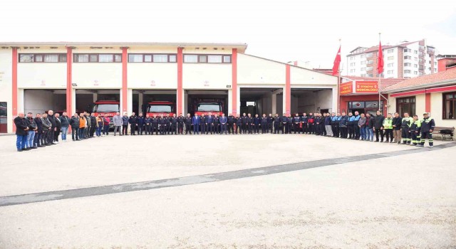 Deprem bölgesinden Kastamonuya dönüş yapan belediye personeline teşekkür ziyareti