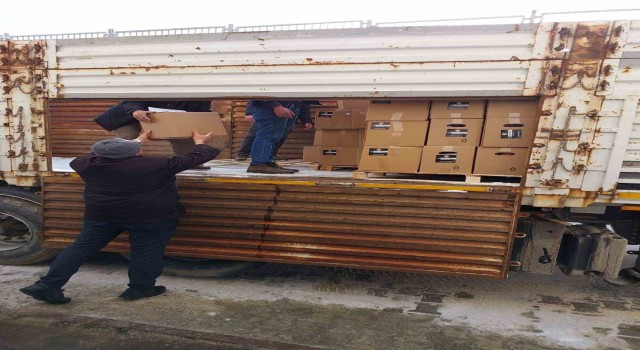 Deprem bölgesine bir tır yardım kolisi gönderildi