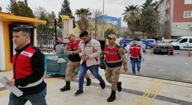 Depremde arkadaşının enkaz altında soğuktan öldüğünü iddia eden şüpheli adliyeye sevk edildi