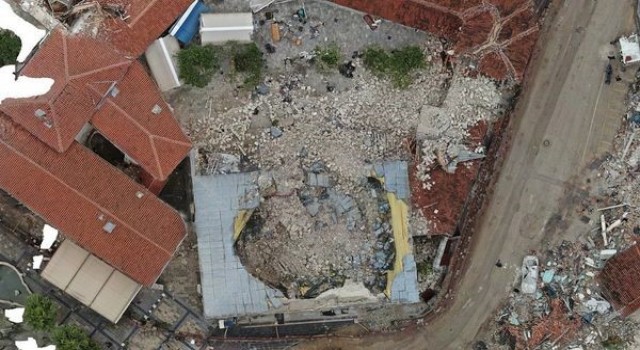 Depremde hasar gören yapılar 3 boyutlu modelleniyor