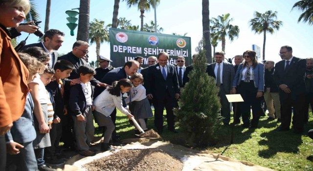 Depremde hayatını kaybeden her vatandaşın anısına bir fidan