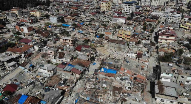 Depremle yerle bir olan Emek Mahallesinin sakinleri, kentsel dönüşüm gerçeğini anlattı