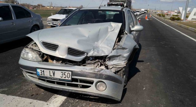 Depremzede aile Aksarayda kaza yaptı: 4 yaralı