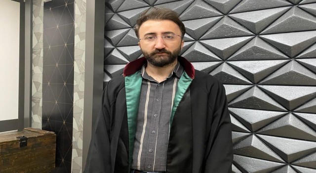 Depremzede avukat mesleğini Kayseride sürdürüyor