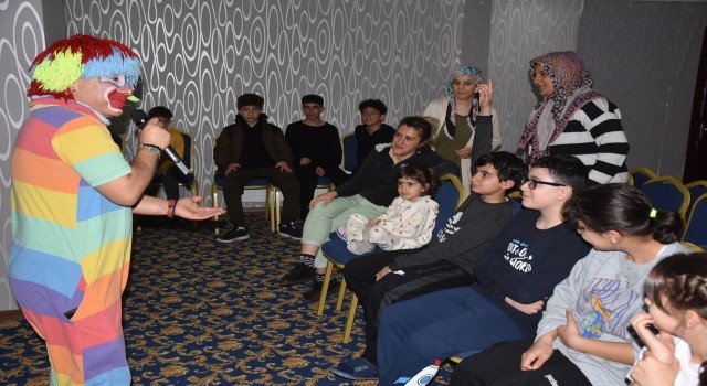 Depremzede çocuklara Edremitte Ramazan morali