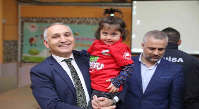Depremzede çocuklara moral etkinliği