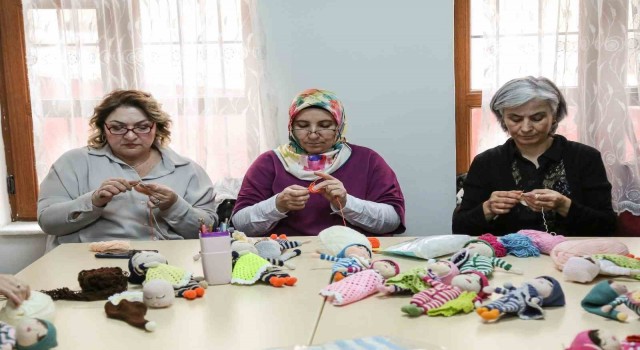 Depremzede kadınlar için amigurumi etkinliği