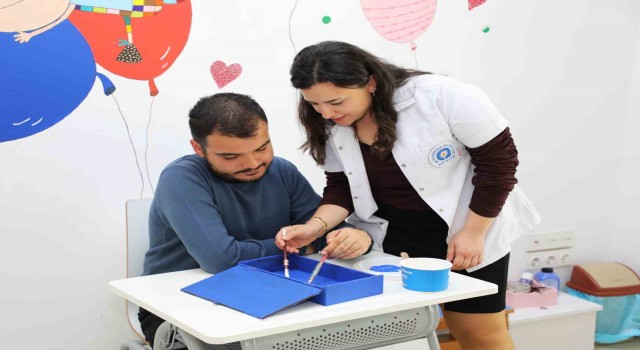 Depremzede özel bireyler Mola Evinde moral buluyor