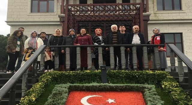 Depremzede vatandaşlar Adnan Menderes Demokrasi Müzesini gezdi