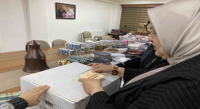 Depremzedeler için sıcak sofralar