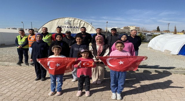 Depremzedeler İstiklal Marşı Kabulünün 102. yılını kutlandı