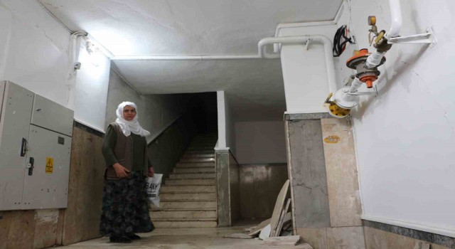 Depremzedeler KYK yurdunda, hırsızlar binalarında