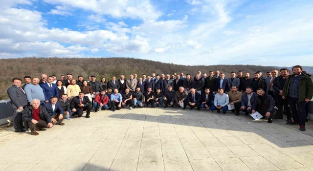 Depremzedelere destek olan ekiplerle bir araya geldi