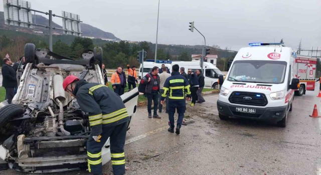 Tokat’ta Devrilen araçta anne öldü, eşi ve oğlu yaralandı