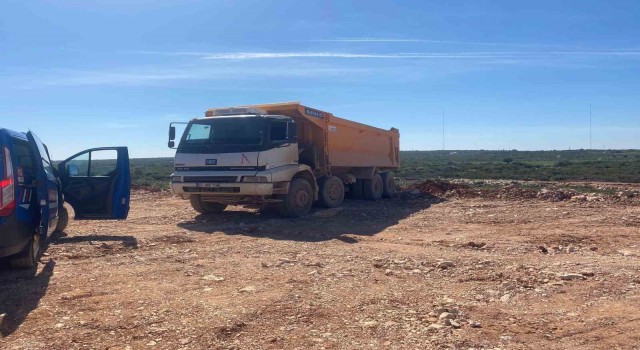 Didimde vadiyi hafriyatla doldururken yakalandılar