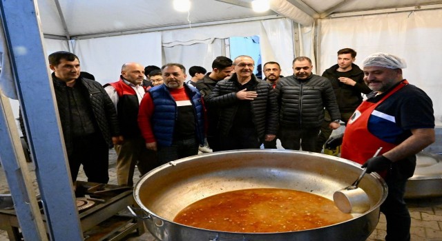 Dilovası Belediyesi Ramazanda da depremzedelerin yanında