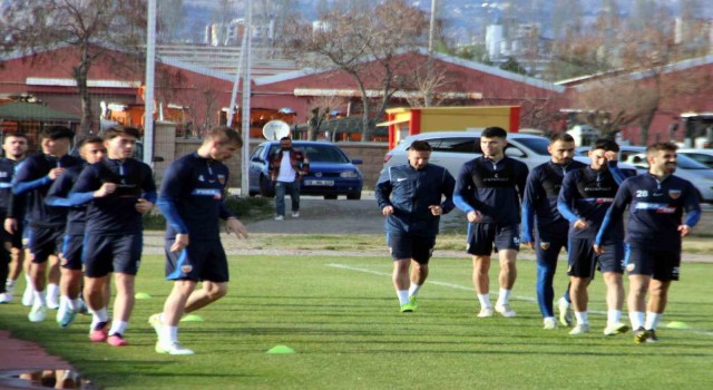 Dimitrios Kolovetsios: Hepimiz depremleri düşünüyoruz, bunu saklayamam