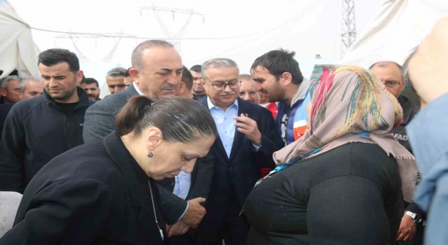 Dışişleri Bakanı Çavuşoğlu: “Cumhurbaşkanımızın milletimize bir sözü var, bir sene içinde kalıcı konutların tamamını vatandaşlarımıza teslim etmek”