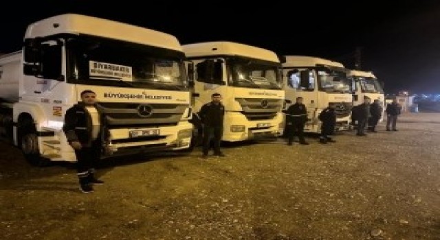 Diyarbakır selden zarar gören Şanlıurfaya araç ve personel desteği