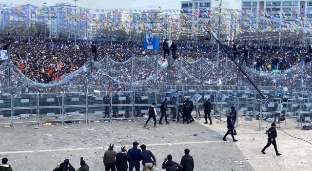 Diyarbakırda Nevruz etkinliğindeki terör propagandasına soruşturma