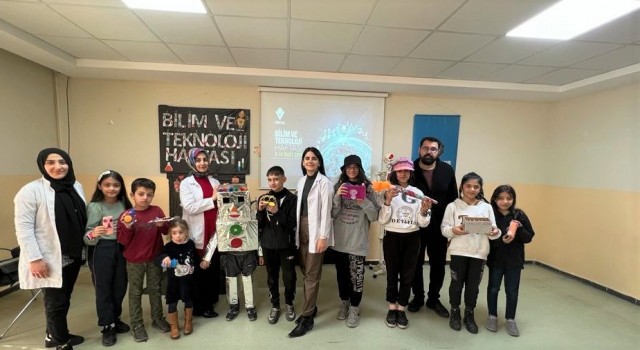 Diyarbakırda öğrenciler Bilim ve Teknoloji Haftasını kutladı