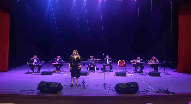 Doktor ve mühendislerden depremzedeler için konser