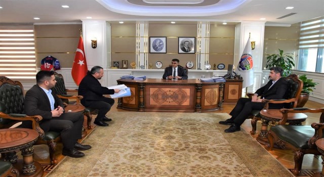 Dostluk maçının geliri depremzedeler için bağışlandı