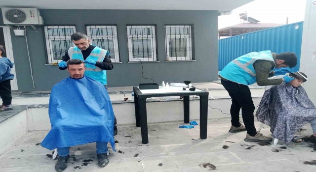 Dulkadiroğlunda depremzedelere tıraş hizmeti