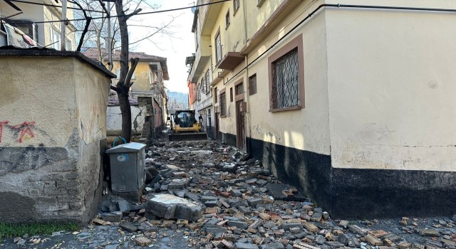 Dulkadiroğlunda hafriyat kaldırma çalışmaları sürüyor