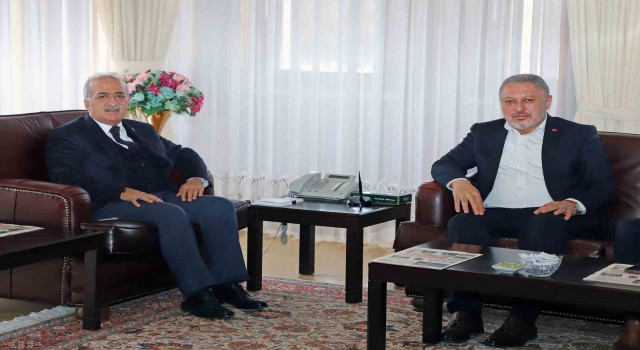 Dumandan Rektör Çomaklıya ziyaret