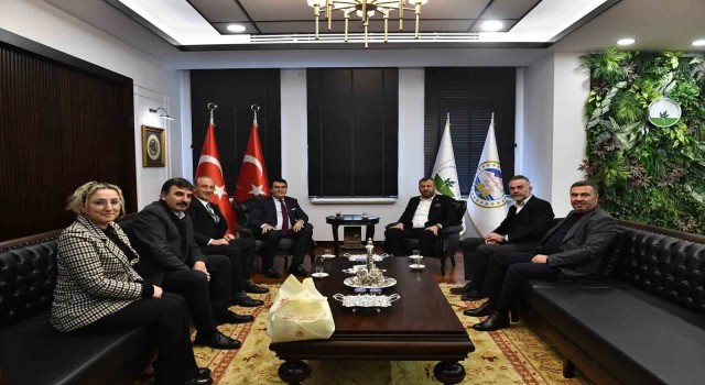 Dündar: “Çarşı esnafı AVMlere karşı güçleniyor”