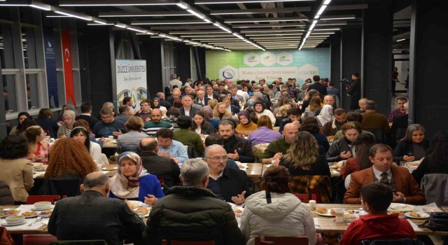 Düzce Üniversitesi mensupları iftar programında bir araya geldi