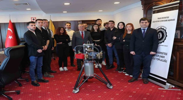 Edirnede roket tasarlayan üniversiteliler finalde yarışacak