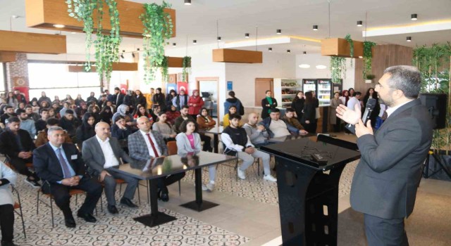 Edremit Belediyesi YKSye girecek gençlerin sınav ücretini bu yıl da karşılayacak
