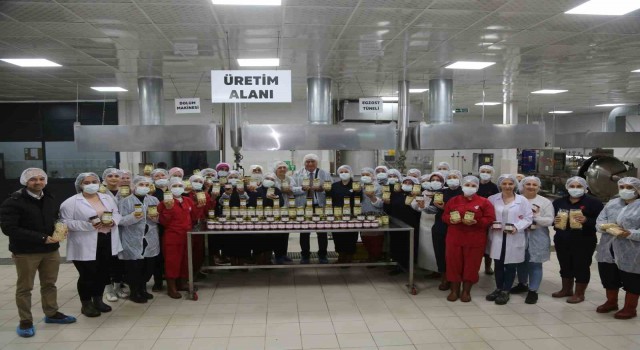 Efelerin kadın fabrikasının ürünleri depremzedelere gönderdi