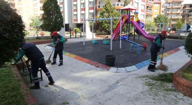 Efelerin yeşil alanları temizleniyor