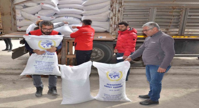 Elbistanda üreticilere yüzde 75i hibe destekli nohut tohumu dağıtıldı