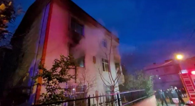 Elektrikli sobadan yangın çıktı, odada uyuyanlar son anda kurtuldu