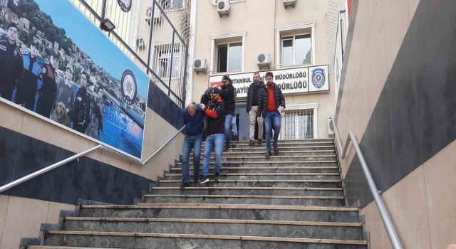 Elektronik aksamını değiştirdikleri otomobilleri çalıp il dışında parçaladılar