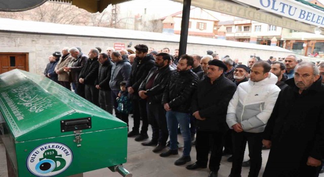 Emekli Öğretmen Hulisi Özdemir son yolculuğuna uğurlandı