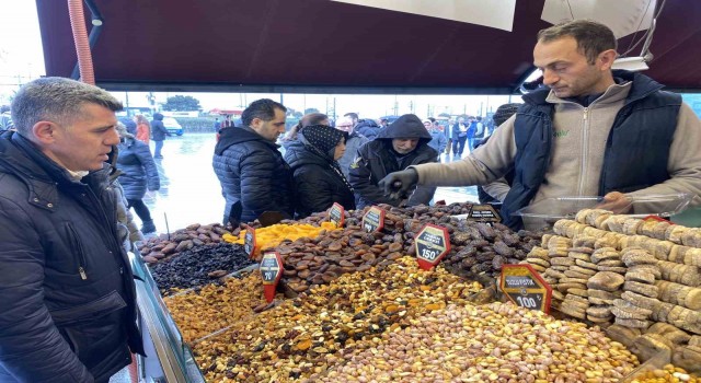 Eminönünde Ramazan yoğunluğu