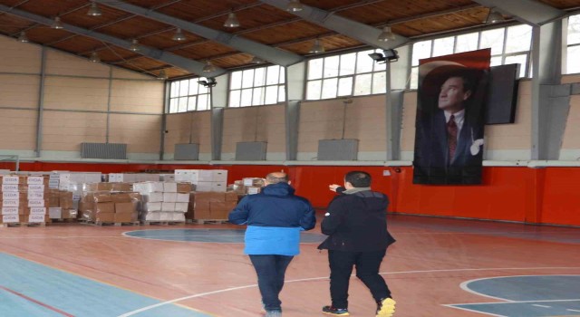Emirdağda afetzedeler için başlatılan yardım kampanyası sürüyor