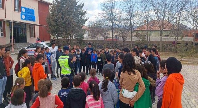 Ereğlide jandarma ekiplerinden öğrencilere trafik eğitimi