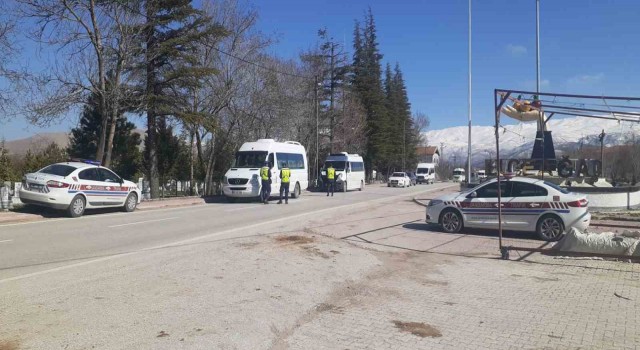 Ereğlide jandarma trafikten servis araçlarına denetim