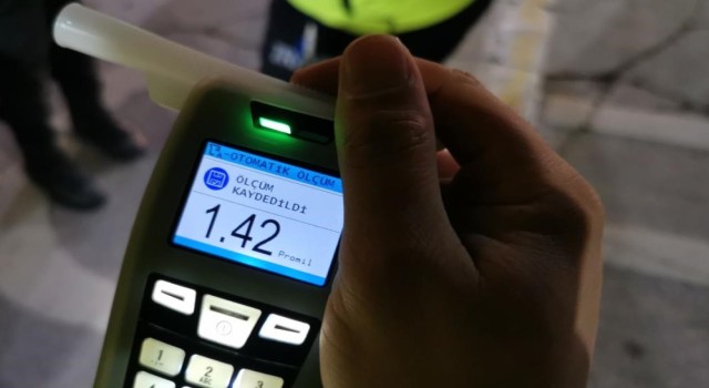 Erzincanda 12 sürücüye alkollü araç kullanmaktan işlem yapıldı