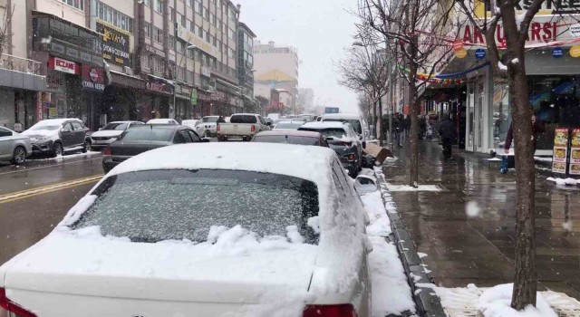 Erzurumda Mart karı etkili oluyor