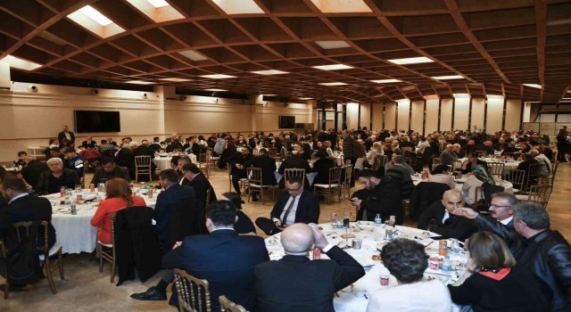 Esenyurt Belediye Başkanı Bozkurt Bulgaristan göçmeni vatandaşlarla iftarda buluştu