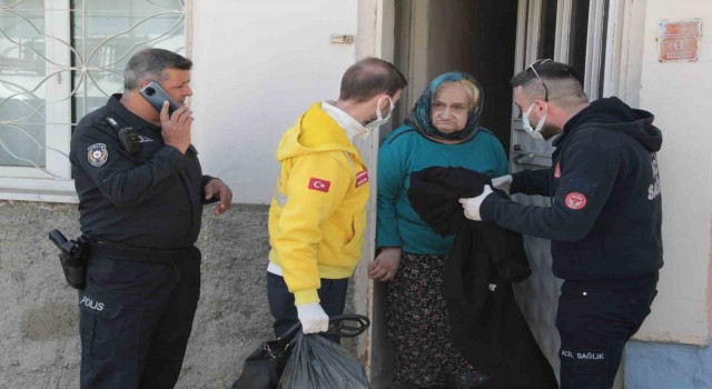 Eskişehirde çöp evde yaşayan kadın: “Ben sağlık istemiyorum, ölmek istiyorum”