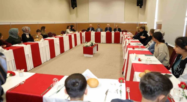 ESOGÜ Yönetimi depremzede kadınların Dünya Kadınlar Gününü unutmadı