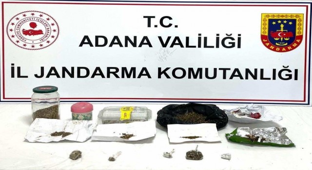 Evlerinde uyuşturucu ele geçirilen 2 kişi tutuklandı